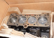 BLOC CYLINDRES 028103101AA + PISTONS VAG