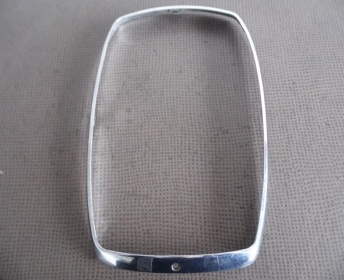 ENJOLIVEUR DE PHARE 1305542052 / A1158260089 MERCEDES W114 / W115