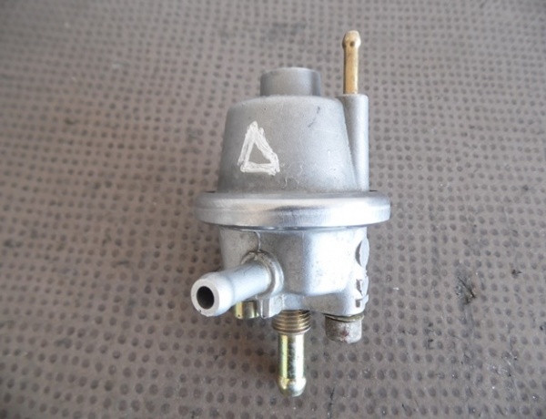 REGULATEUR PRESSION ESSENCE 7780352 LANCIA DELTA HF