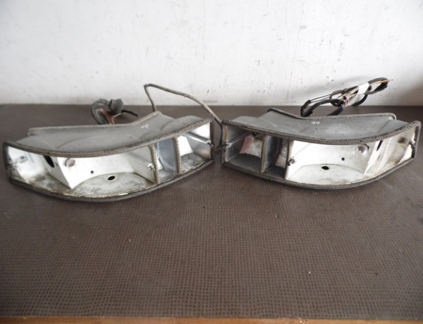 BOITIERS FEUX ARRIERE METAL PORSCHE 911