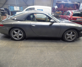 PIECES PORSCHE 996 CARRERA 4 CABRIOLET